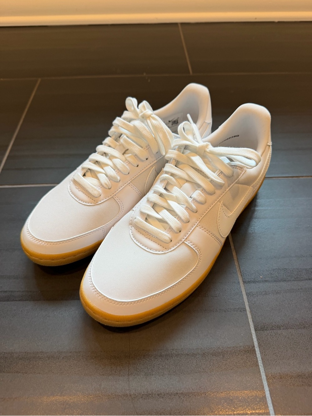 Women’s Nike Field General white on white size 9